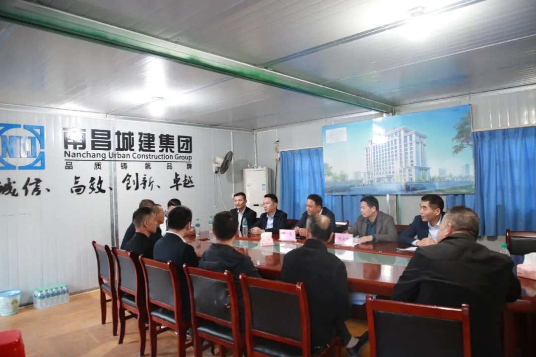 南昌城投集团人武部开展传承军人精神，，，，，，，做集团建设发展的“排头兵”座谈会